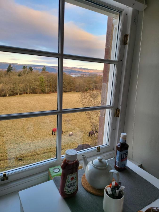 Langhouse Castle Bed And Breakfast Inverkip Exterior foto