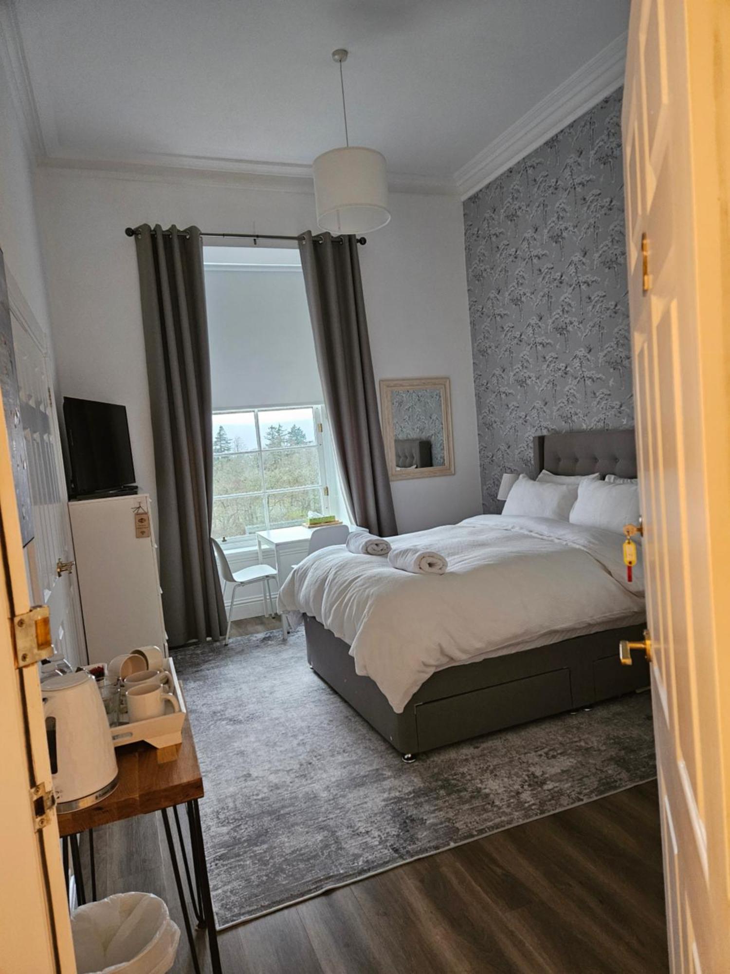 Langhouse Castle Bed And Breakfast Inverkip Exterior foto